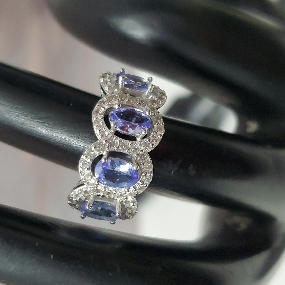 Watch Video / Sterling Silver 925 Tanzanite Halo Ring